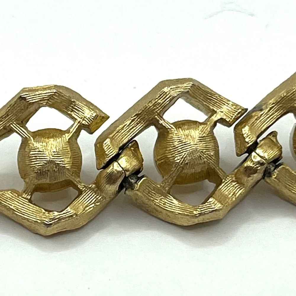 Vintage Crown Trifari Looped Pearls Brushed Gold Tone Bracelet 7 in